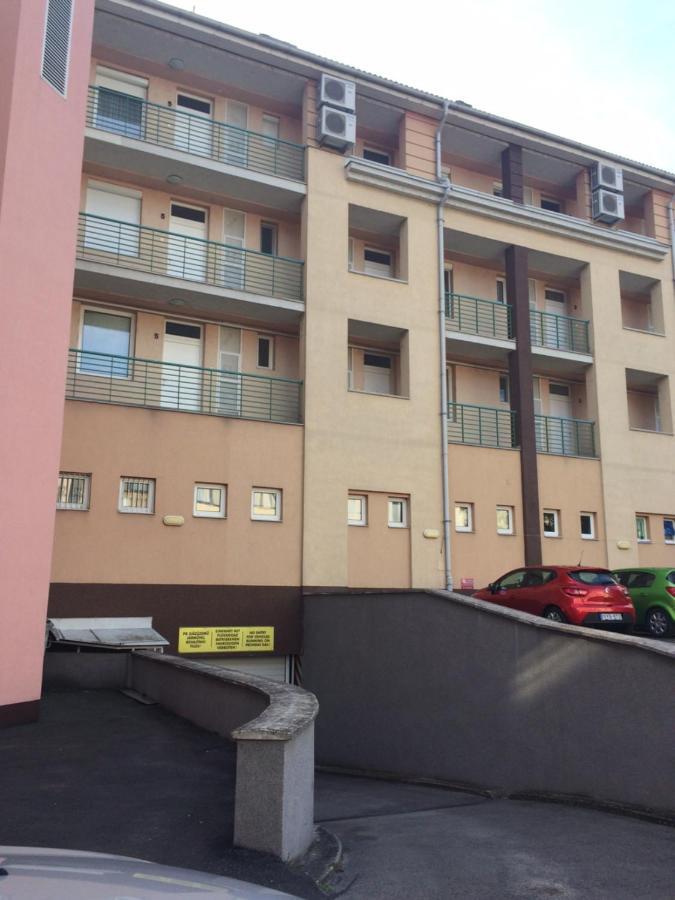 Rehab Apartment เฮวิซ ภายนอก รูปภาพ